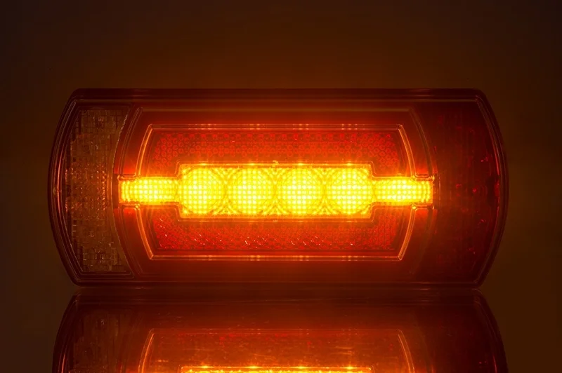 LED neon achterlicht incl. achteruitrijlicht 12v 1m. Kabel horizontaal+verticaal Montage