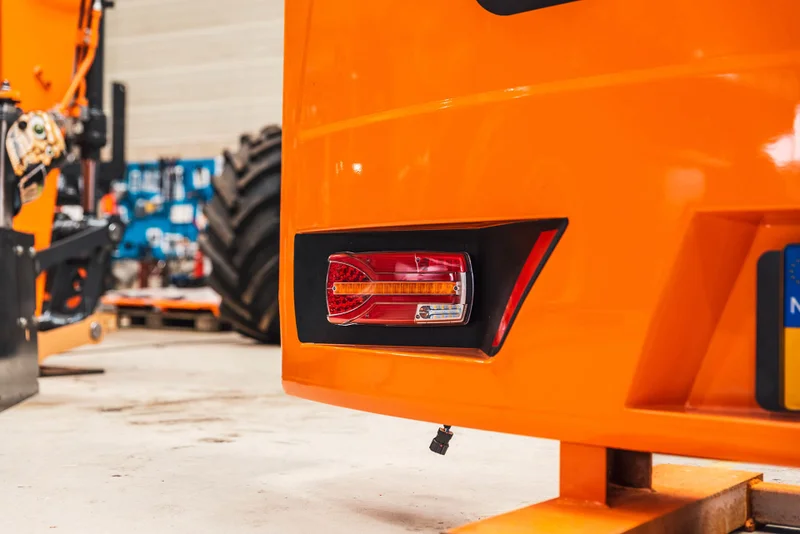 Links | LED achterlicht dynamisch knipperlicht | 12-24v | 150cm. kabel | V14C7-901-V14C7-901-8