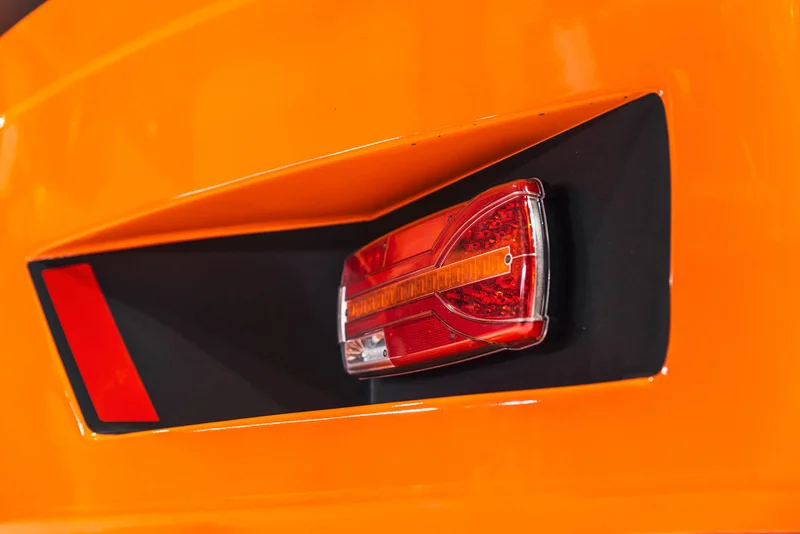 Links | LED achterlicht dynamisch knipperlicht | 12-24v | 150cm. kabel | V14C7-901-V14C7-901-9