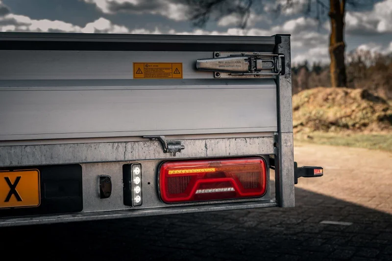 Links | LED neon achterlicht | dynamisch knipperlicht | 12-24v | 200cm. kabel | VC-2001 - Afbeelding 11