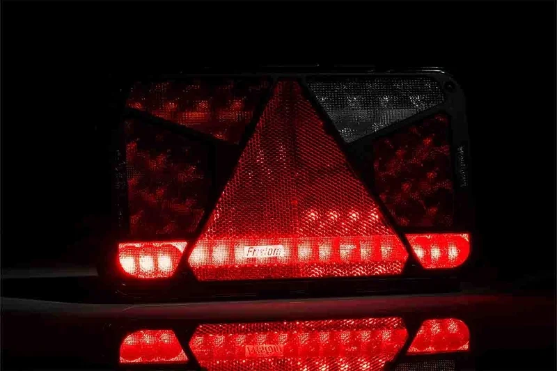 Rechts | LED achterlicht met kentekenlicht Canbusproof | 12v | 7-functies 6-PIN | VC-4512B6CAN-VC-4512B6CAN-3