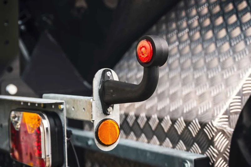 Rechts | LED breedtelamp met haakse steel | 12-36v | 20cm. kabel | M10BV-602RW-M10BV-602RW-4