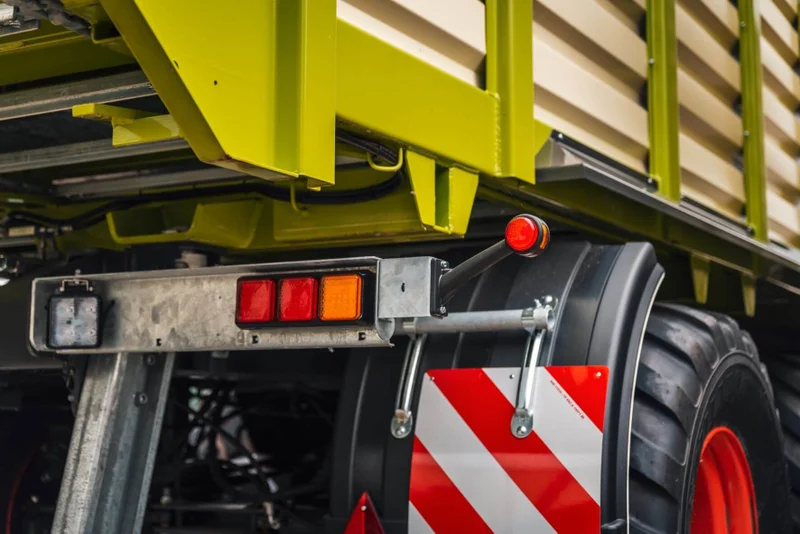 Rechts | LED breedtelamp met schuine steel | 12-24v | 20cm. kabel | 1005RE-1005RE-3